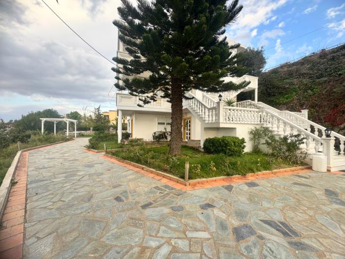 Image No.35-11 Bed Hotel for sale