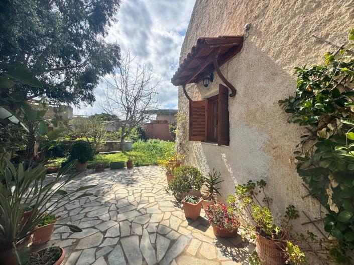 Image No.14-2 Bed House for sale