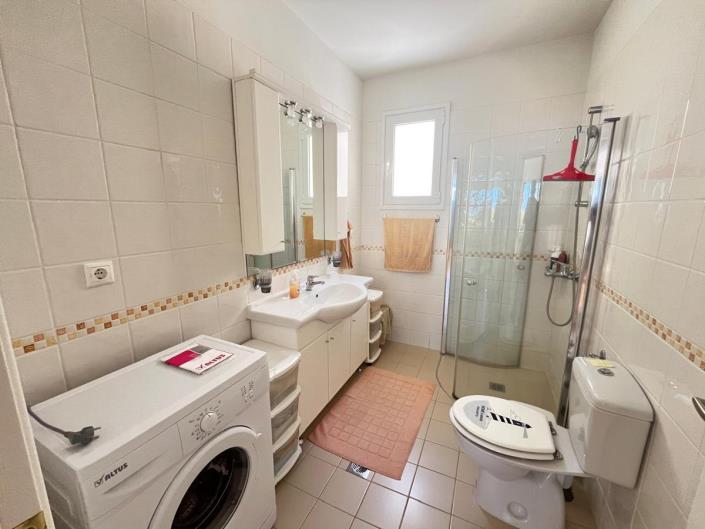 Image No.9-2 Bed House for sale