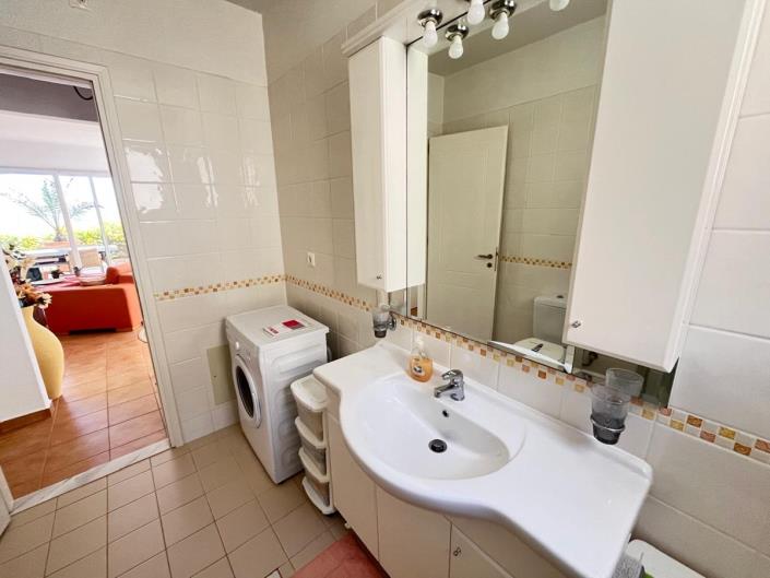 Image No.10-2 Bed House for sale