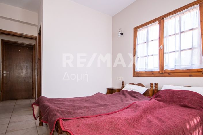 Image No.35-8 Bed Property for sale