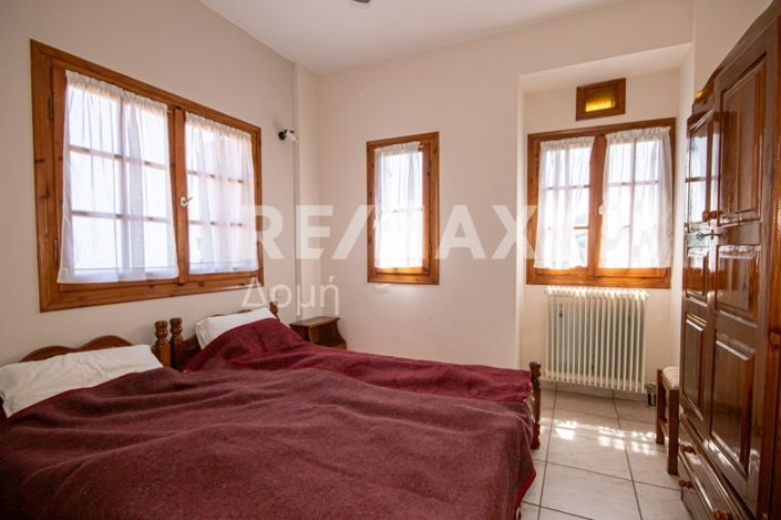 Image No.37-8 Bed Property for sale