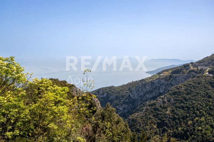 Image No.39-8 Bed Property for sale