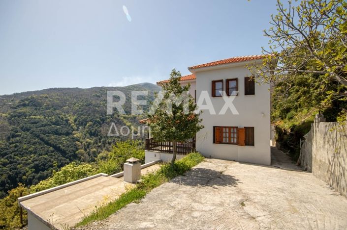 Image No.44-8 Bed Property for sale