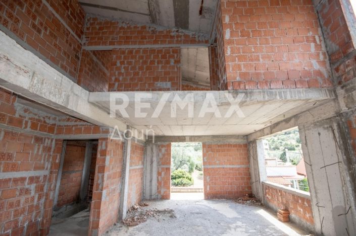 Image No.50-8 Bed Property for sale