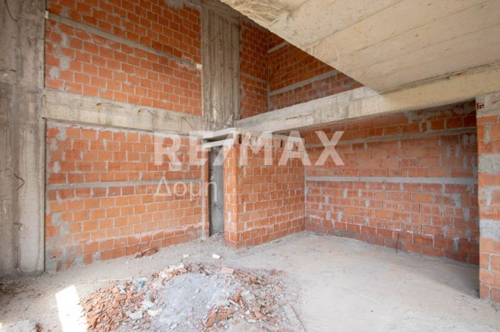 Image No.56-8 Bed Property for sale