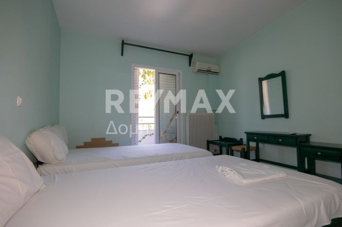 Image No.37-7 Bed Property for sale