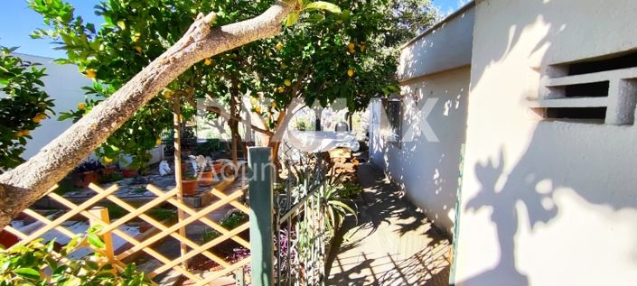 Image No.18-5 Bed Property for sale