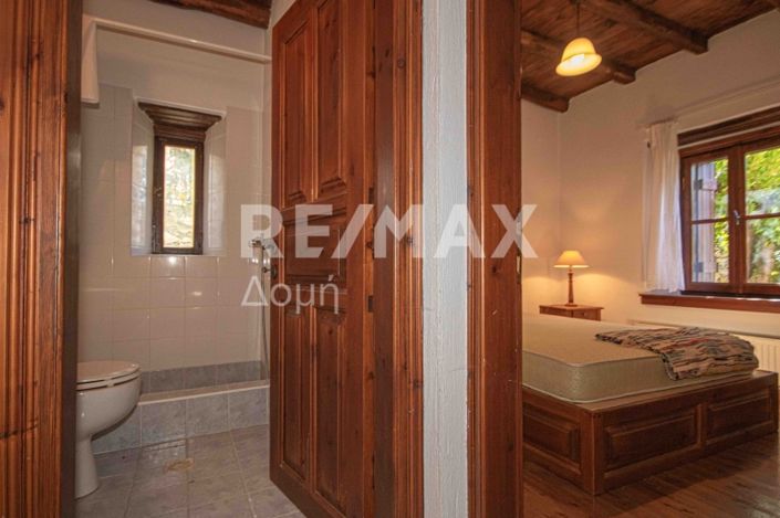 Image No.16-9 Bed Property for sale