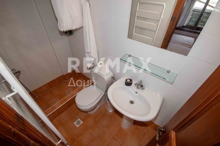 Image No.23-9 Bed Property for sale