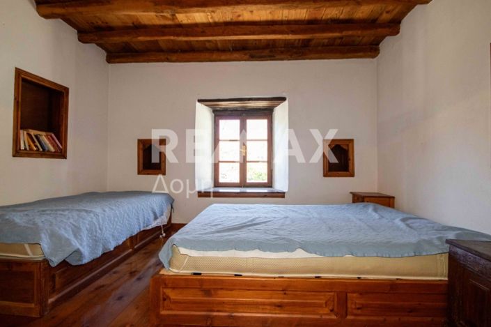 Image No.25-9 Bed Property for sale