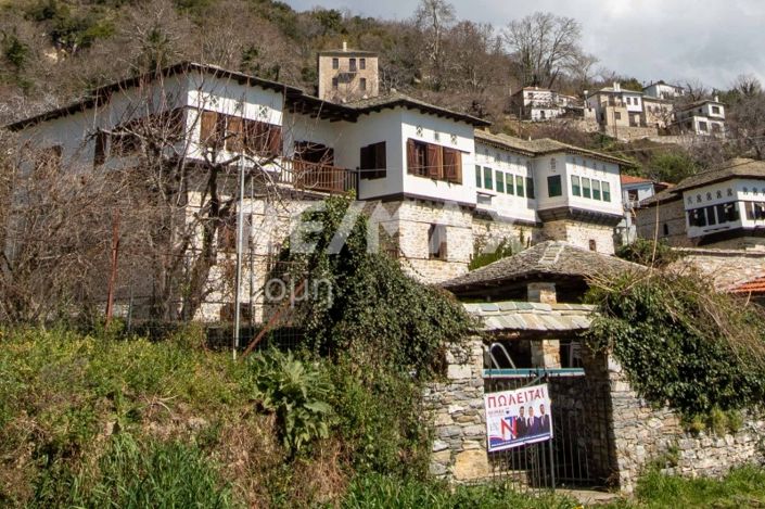 Image No.7-9 Bed Property for sale