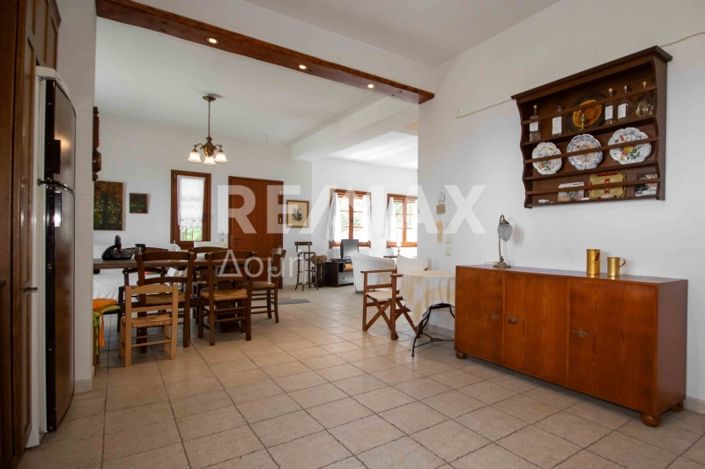 Image No.14-4 Bed Property for sale