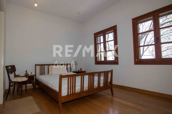 Image No.19-4 Bed Property for sale