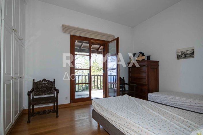 Image No.22-4 Bed Property for sale