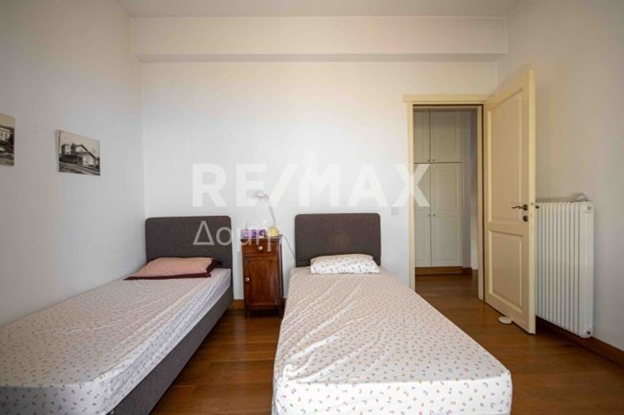 Image No.25-4 Bed Property for sale