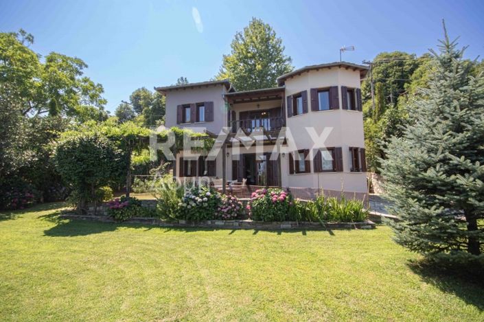 Image No.3-4 Bed Property for sale