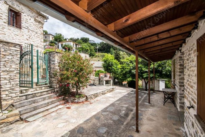 Image No.19-3 Bed Property for sale