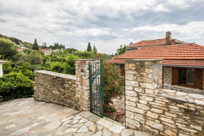 Image No.27-3 Bed Property for sale