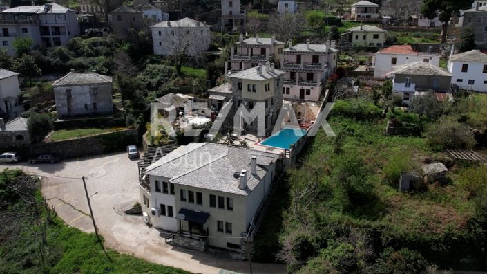 Image No.13-13 Bed Property for sale