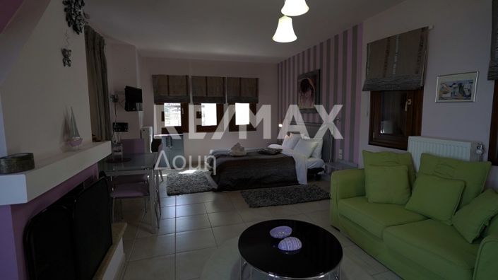 Image No.18-13 Bed Property for sale