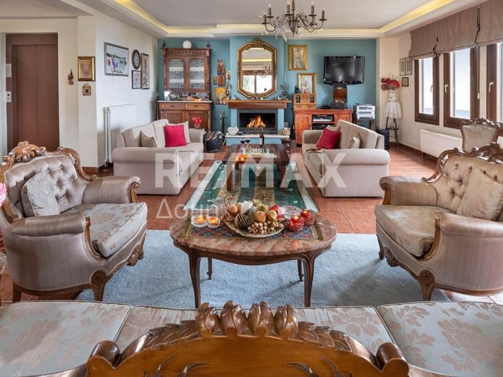 Image No.35-13 Bed Property for sale