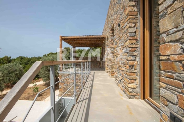 Image No.43-2 Bed House for sale