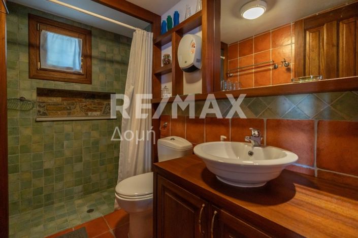 Image No.29-5 Bed Property for sale