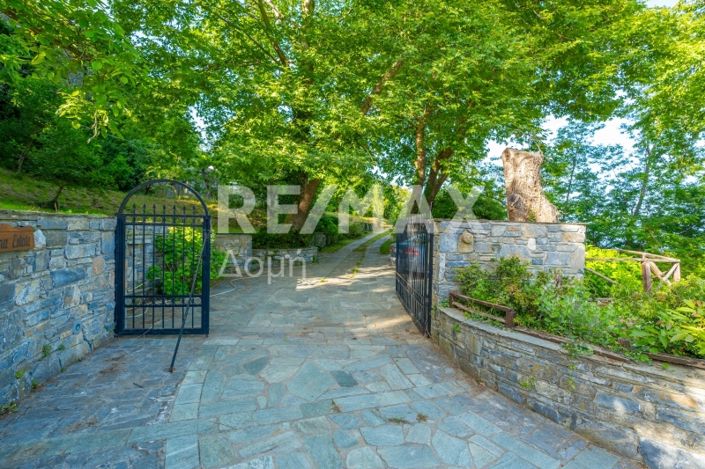 Image No.60-5 Bed Property for sale