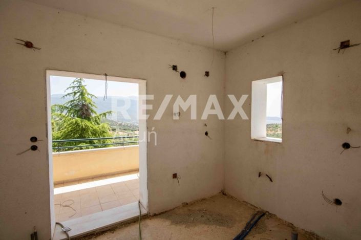 Image No.52-3 Bed House for sale