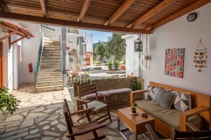 Image No.40-3 Bed Property for sale