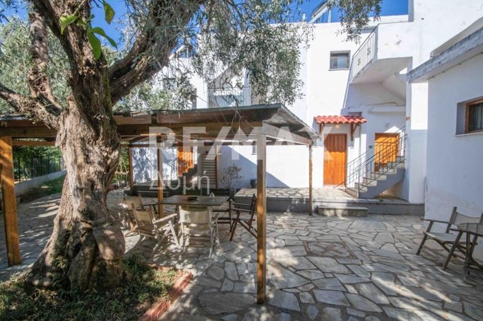 Image No.51-3 Bed Property for sale