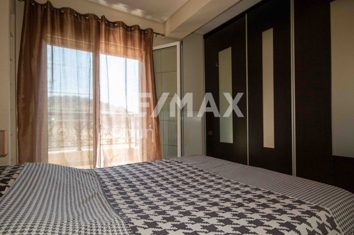 Image No.18-6 Bed House for sale