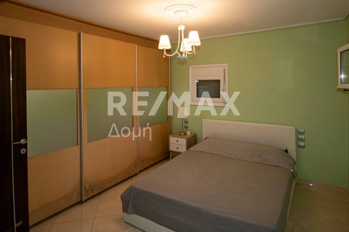 Image No.26-6 Bed House for sale