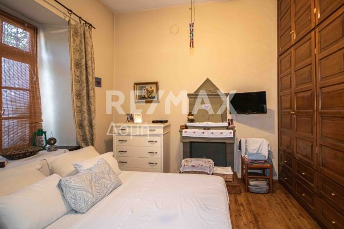 Image No.11-5 Bed Property for sale