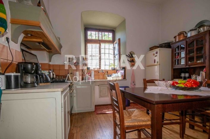 Image No.17-5 Bed Property for sale