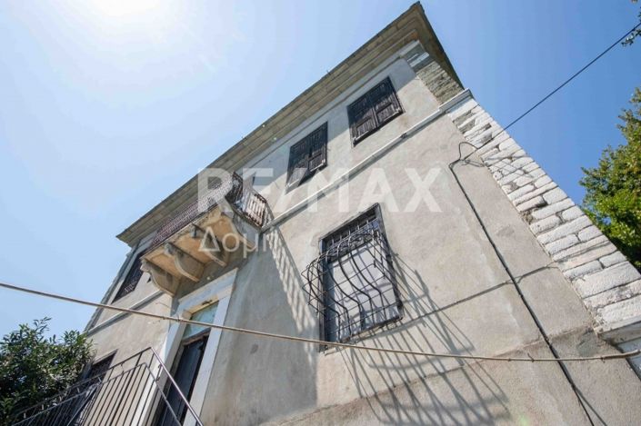 Image No.2-5 Bed Property for sale