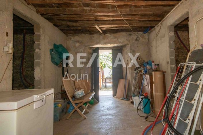 Image No.28-5 Bed Property for sale