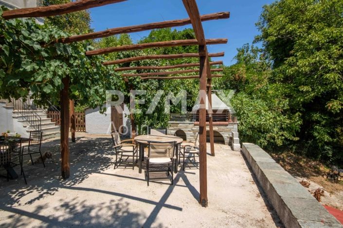 Image No.38-5 Bed Property for sale