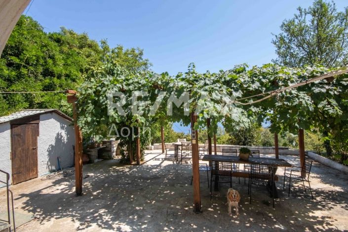 Image No.40-5 Bed Property for sale