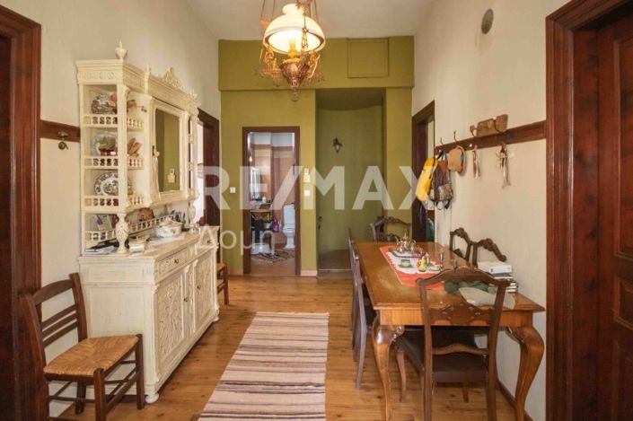 Image No.7-5 Bed Property for sale