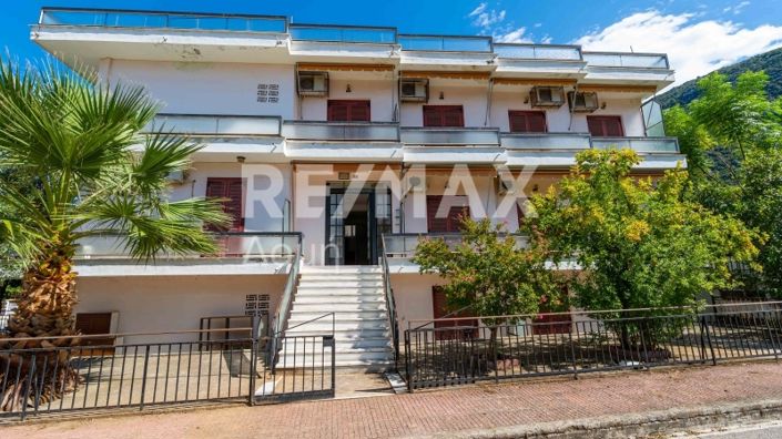 Image No.32-11 Bed Property for sale