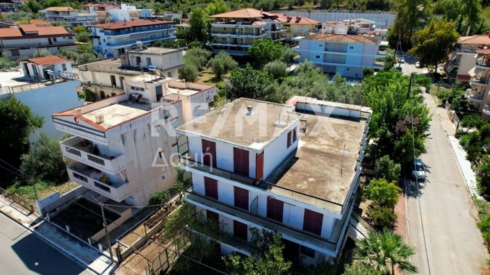 Image No.44-11 Bed Property for sale