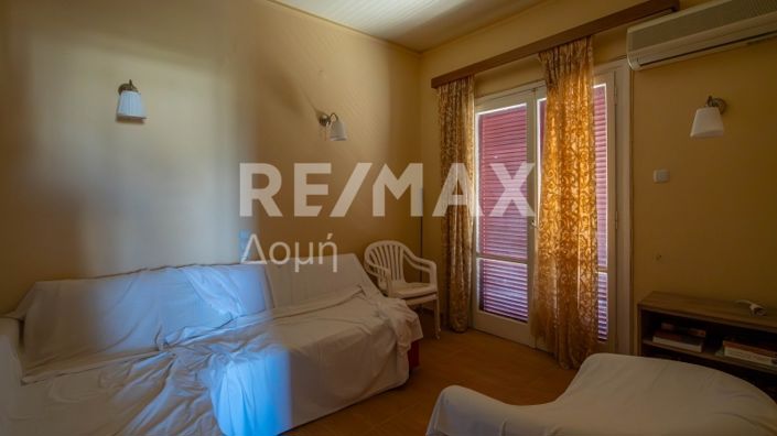 Image No.54-11 Bed Property for sale