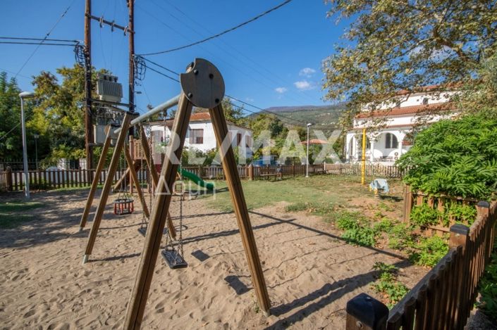 Image No.37-3 Bed Property for sale