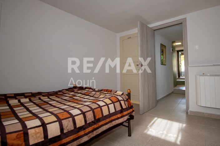 Image No.17-3 Bed Property for sale