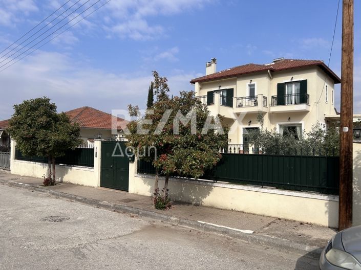 Image No.4-4 Bed Maisonette for sale