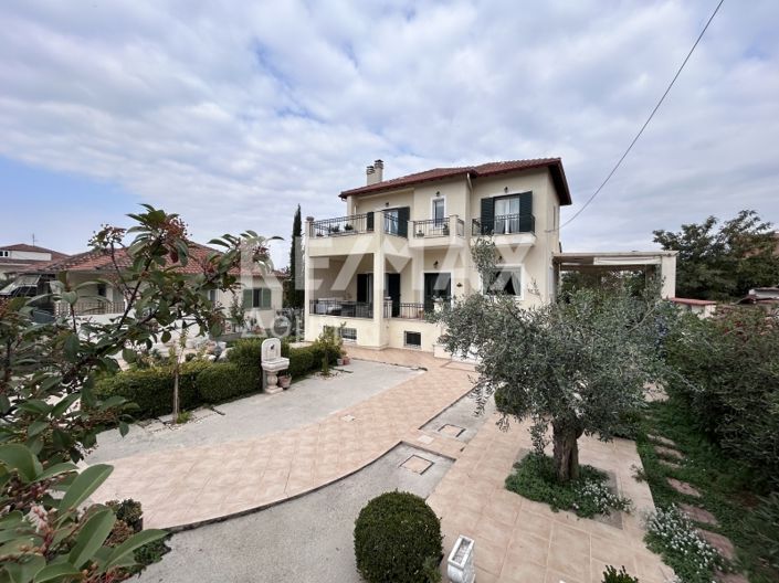 Image No.2-4 Bed Maisonette for sale