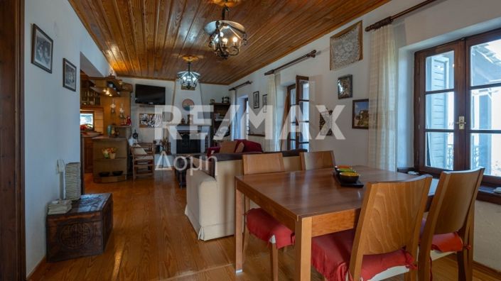 Image No.12-3 Bed Property for sale