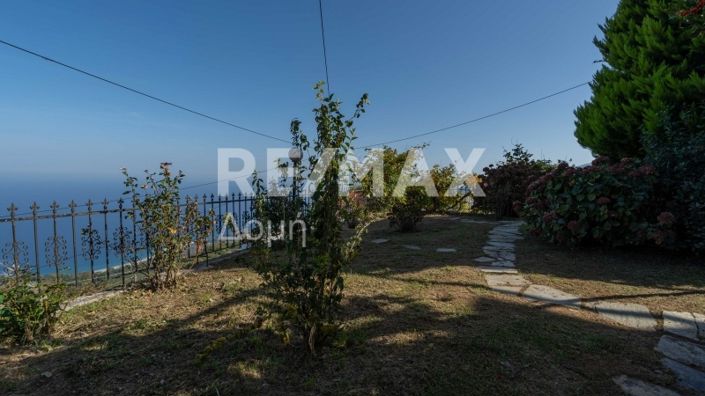 Image No.41-3 Bed Property for sale